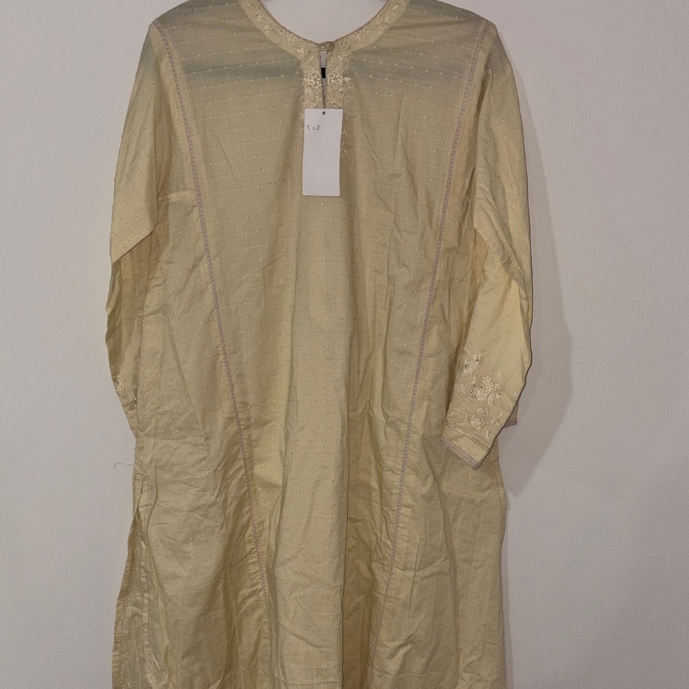 J. Pret Elegant Gold Embroidered Kurta Small 10 - Picture 5 of 6